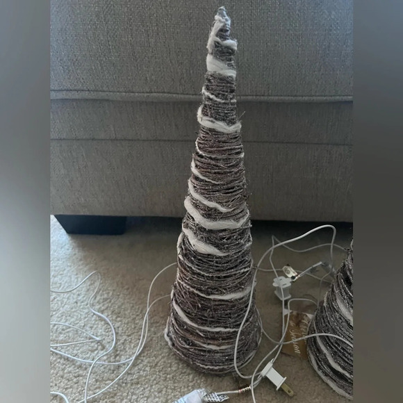 NEW 2 Pack  12" Natural Gray Snow Rattan Cone Battery Operated Lit Tree - Picture 6 of 6